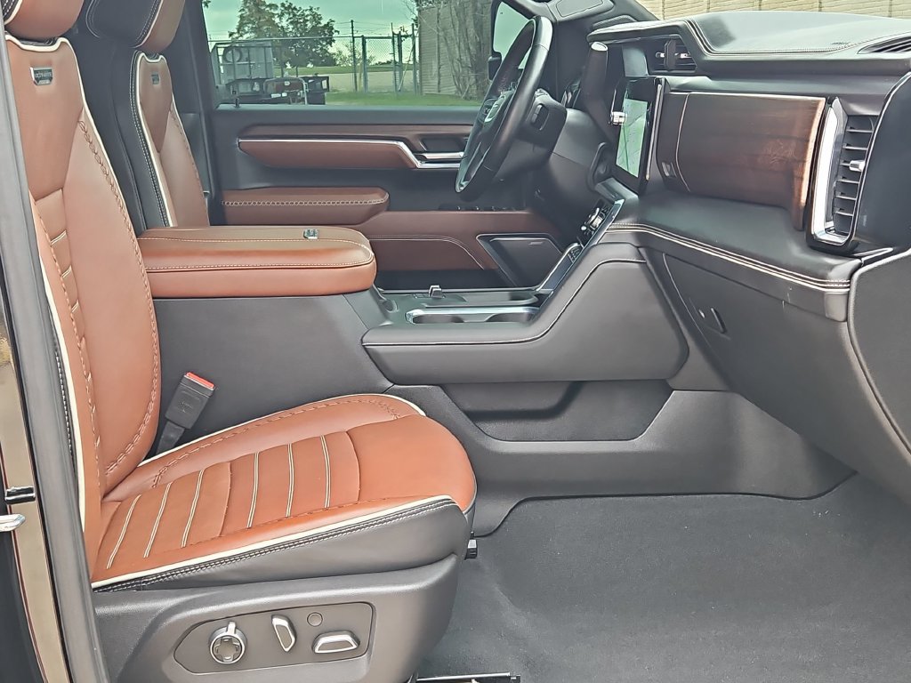 Used 2024 GMC Sierra 2500 Denali Ultimate AWD/4WD image 28
