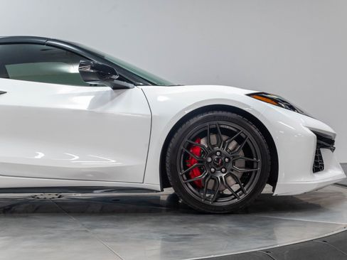 Used 2023 Chevrolet Corvette Z06 RWD image 27