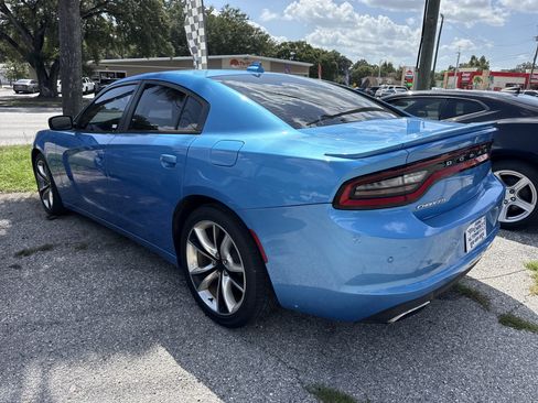 Used 2015 Dodge Charger R/T w/ Premium Group RWD image 4