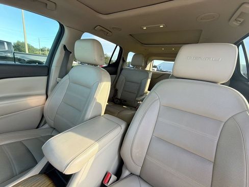 Used 2019 GMC Acadia Denali w/ Technology Package AWD/4WD image 13