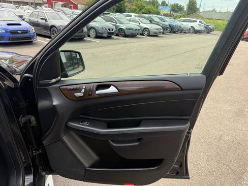 Used 2014 Mercedes-Benz GL 550 4MATIC image 13