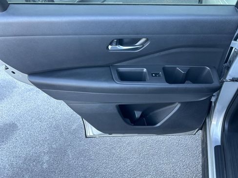 Used 2022 Nissan Pathfinder SV w/ Cargo Package image 28