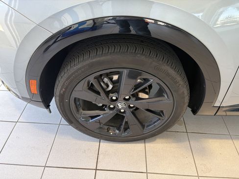 Used 2025 Buick Envision Sport Touring image 8