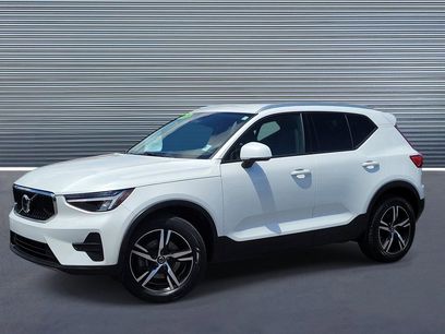 Used 2023 Volvo XC40 B5 Core w/ Convenience Package