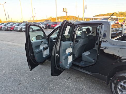 New 2025 Ford Maverick XLT w/ XLT Luxury Package image 16
