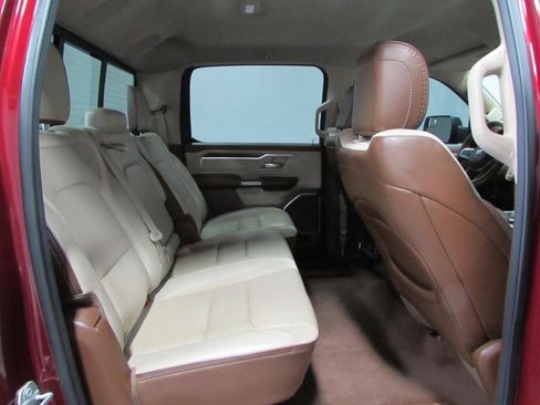 Used 2021 RAM 1500 Laramie AWD/4WD image 19