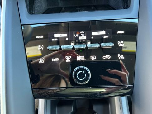 Used 2026 Porsche Macan 4 Electric image 27