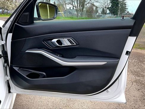 Used 2021 BMW 330i Sedan w/ Driving Assistance Package image 23