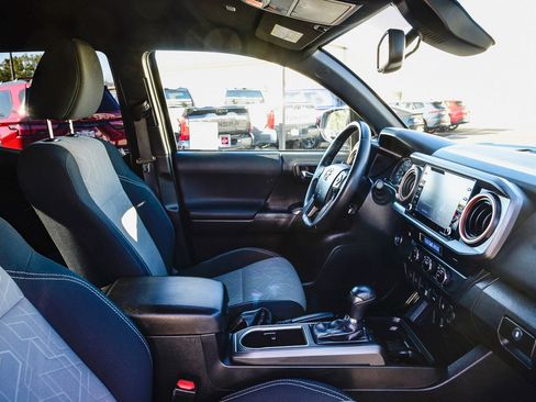 Used 2022 Toyota Tacoma TRD Sport image 20