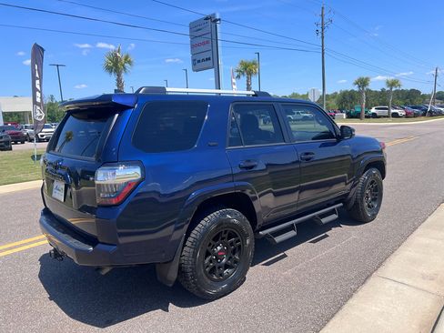 Used 2021 Toyota 4Runner SR5 Premium w/ Moonroof Package image 8