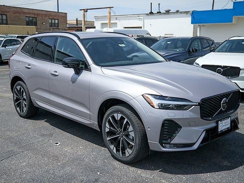 New 2026 Volvo XC60 B5 Plus w/ Climate Package AWD/4WD image 4