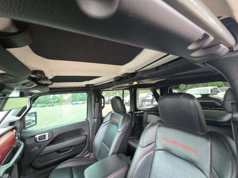 Used 2019 Jeep Wrangler Unlimited Rubicon w/ Dual Top Group AWD/4WD image 10