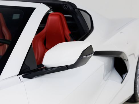 Used 2021 Chevrolet Corvette 2LT w/ Engine Appearance Package image 49