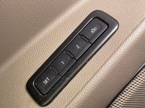 Used 2020 Chevrolet Suburban LT AWD/4WD image 32