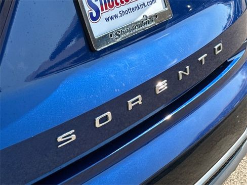 Used 2021 Kia Sorento S w/ Panoramic Sunroof Package image 9