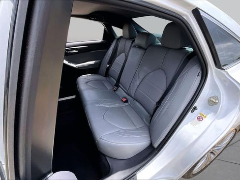 Used 2019 Toyota Avalon Limited FWD image 20