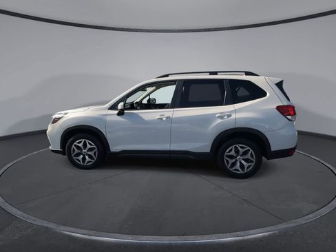 Used 2021 Subaru Forester Premium image 5