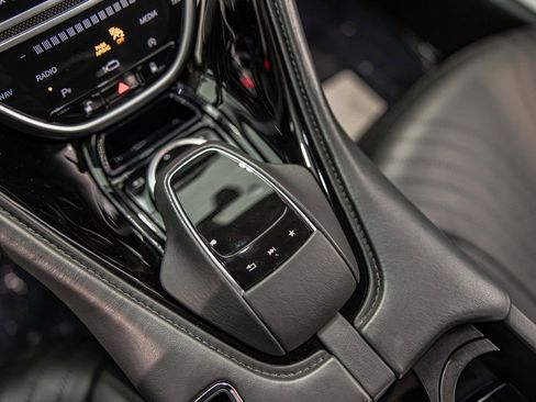 Used 2020 Aston Martin DB11 Coupe image 27