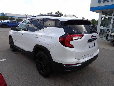 Certified 2022 GMC Terrain AT4 AWD/4WD image 3
