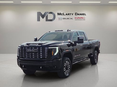Used 2025 GMC Sierra 2500 Denali Ultimate w/ Max Trailering Package image 2