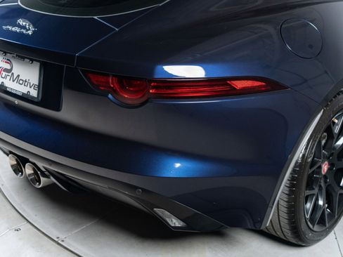 Used 2018 Jaguar F-TYPE Coupe RWD image 15
