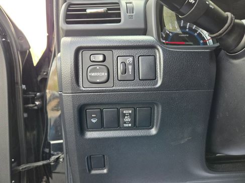Used 2019 Toyota 4Runner SR5 AWD/4WD image 17