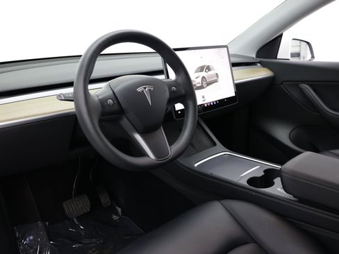Used 2022 Tesla Model Y Long Range AWD/4WD image 12