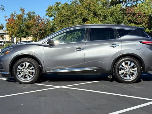 Used 2018 Nissan Murano SV image 8