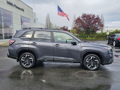 Used 2025 Subaru Forester Limited w/ Popular Package #1 AWD/4WD image 8