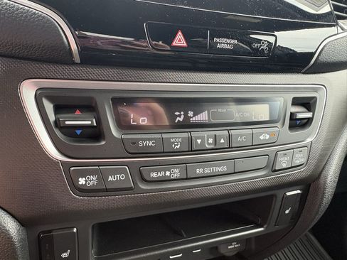 Certified 2025 Honda Passport TrailSport image 22