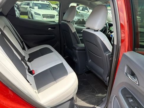 Used 2020 Chevrolet Bolt Premier w/ Infotainment Package FWD image 5
