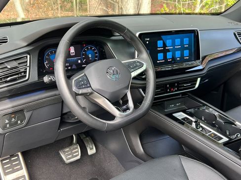 Certified 2024 Volkswagen Atlas Cross Sport SEL R-Line image 21