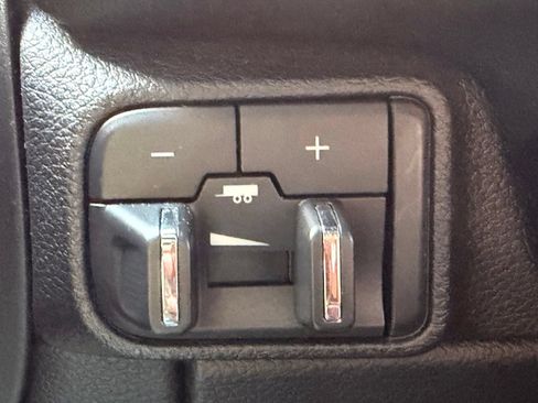 Used 2022 Dodge Durango SRT w/ Technology Group AWD/4WD image 23