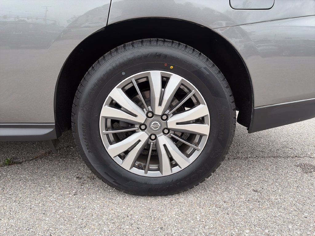 Used 2020 Nissan Pathfinder SV AWD/4WD image 40