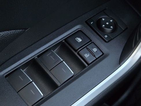 Used 2025 Toyota RAV4 XLE AWD/4WD image 27