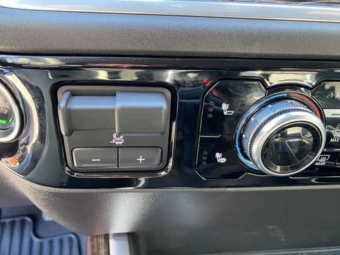 Certified 2025 GMC Sierra 1500 Elevation w/ Preferred Package AWD/4WD image 32
