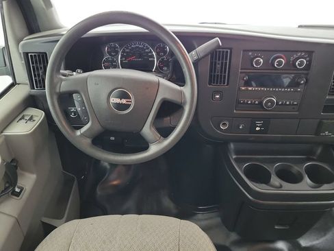Used 2017 GMC Savana 2500 RWD image 10