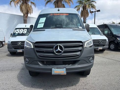 Used 2025 Mercedes-Benz Sprinter 2500 image 3