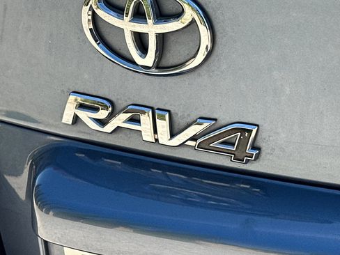 Used 2011 Toyota RAV4 4WD w/ Base L4 Extra Value Pkg image 27