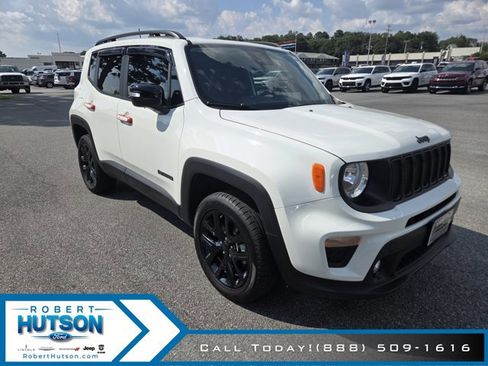 Used 2023 Jeep Renegade Altitude image 4