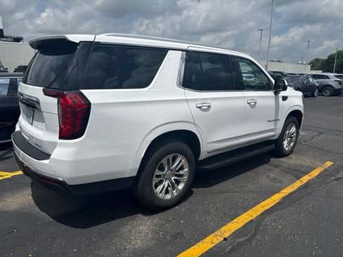 Certified 2023 GMC Yukon SLT w/ SLT Luxury Package AWD/4WD image 3