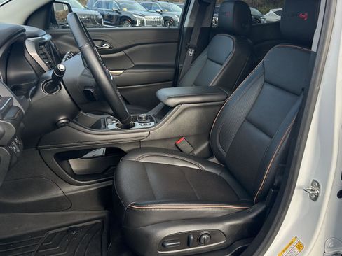 Used 2023 GMC Acadia AT4 w/ Preferred Package image 15