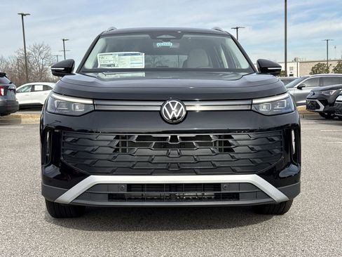 New 2026 Volkswagen Tiguan SE FWD image 8
