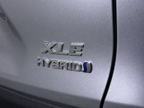 Used 2023 Toyota RAV4 XLE Premium AWD/4WD image 32
