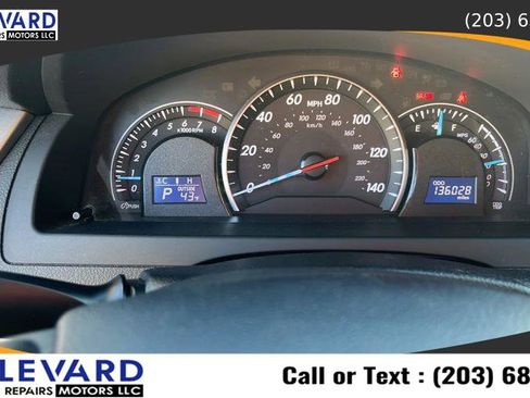 Used 2012 Toyota Camry L image 29