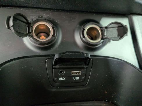 Used 2015 Hyundai Santa Fe GLS image 31