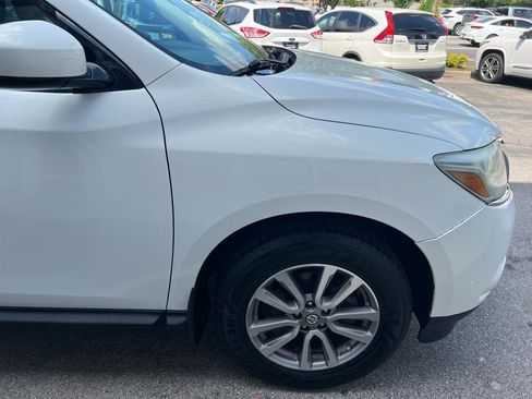 Used 2014 Nissan Pathfinder S AWD/4WD image 8