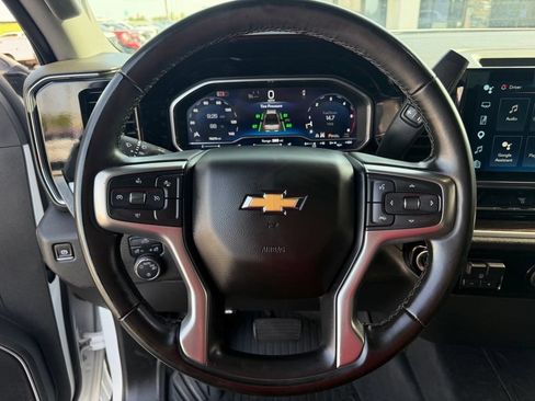 Used 2024 Chevrolet Silverado 2500 LT AWD/4WD image 31
