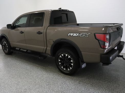 Used 2022 Nissan Titan PRO-4X w/ Pro-4x Convenience Package image 9
