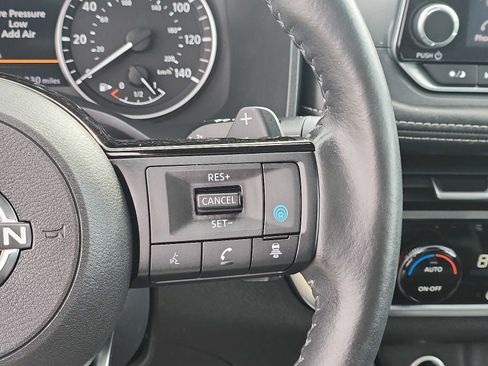 Used 2022 Nissan Rogue SV w/ SV Premium Package image 21